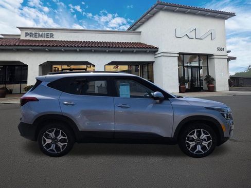 Certified 2022 Kia Seltos EX AWD/4WD image 9