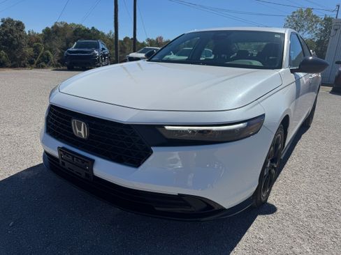 Used 2025 Honda Accord SE image 3