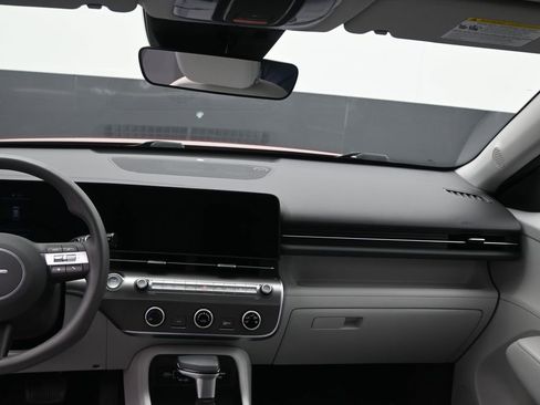 Used 2025 Hyundai Kona SE FWD image 14