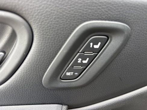 Used 2025 Honda Pilot Elite image 24