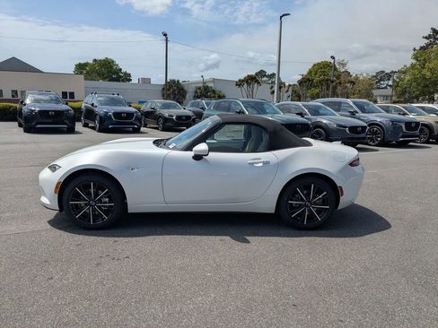 New 2026 MAZDA MX-5 Miata Sport RWD image 7