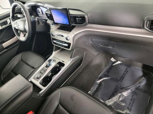 Certified 2023 Ford Explorer XLT w/ Equipment Group 202A AWD/4WD image 20