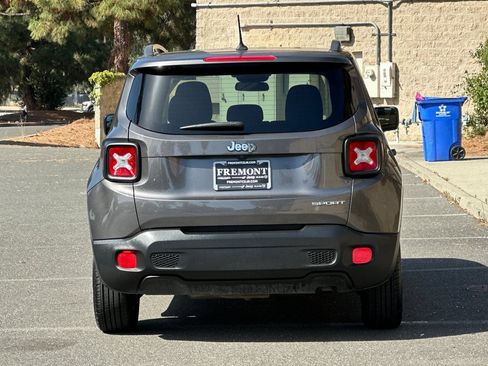 Used 2017 Jeep Renegade Sport w/ Power & Air Group FWD image 4