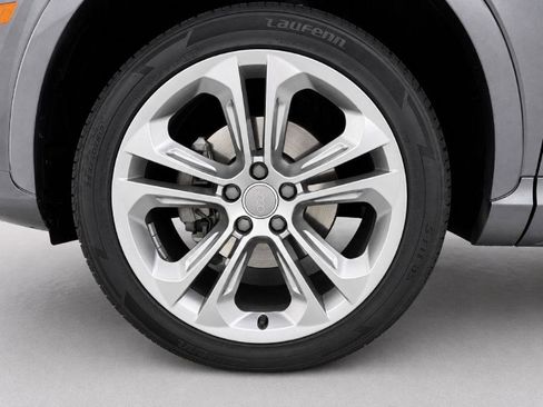 Used 2018 Audi Q3 2.0T Premium Plus w/ Premium Plus Package AWD/4WD image 29