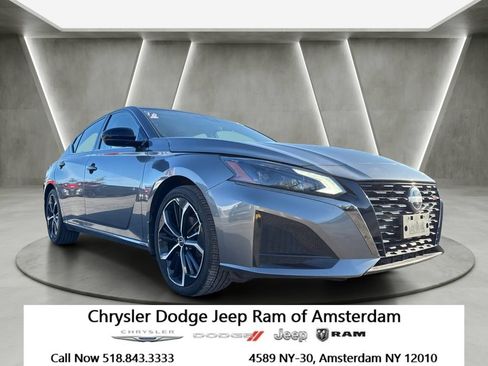 Used 2023 Nissan Altima 2.5 SR FWD image 1