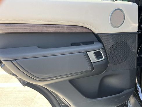Used 2020 Land Rover Discovery HSE AWD/4WD image 19