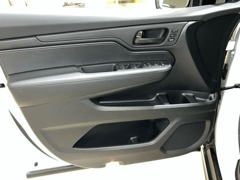 Used 2025 Honda Odyssey EX-L image 32