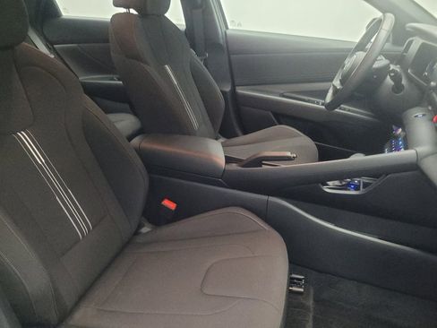 Used 2025 Hyundai Elantra Sport FWD image 21