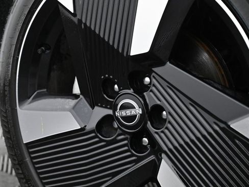 Used 2025 Nissan Kicks SR image 31