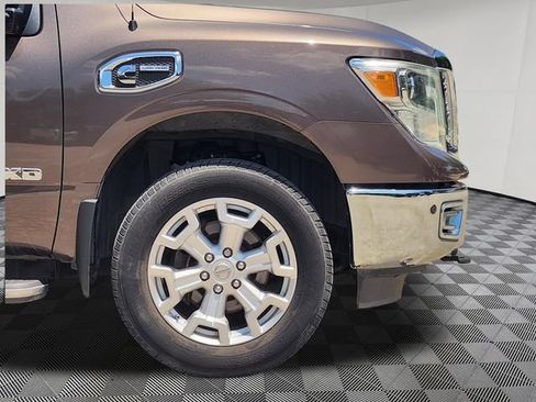 Used 2016 Nissan Titan SL RWD image 9