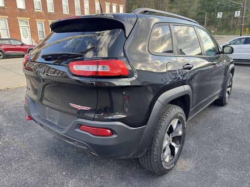 Used 2016 Jeep Cherokee Trailhawk AWD/4WD image 4