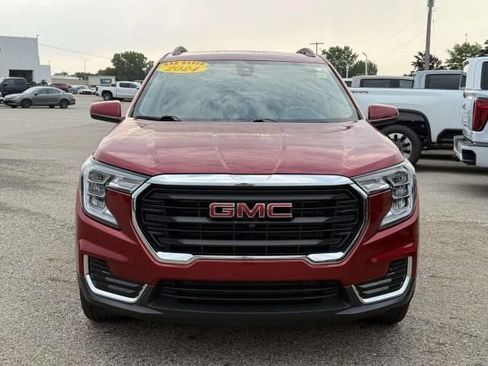 Used 2024 GMC Terrain SLE w/ Driver Convenience Package AWD/4WD image 3