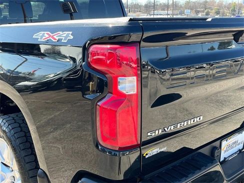 Used 2020 Chevrolet Silverado 1500 Custom w/ Custom Value Package image 32