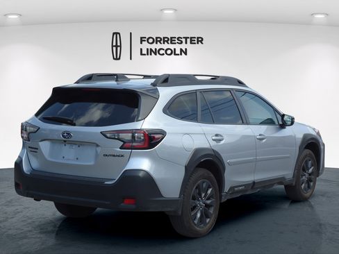 Used 2023 Subaru Outback Onyx Edition AWD/4WD image 3