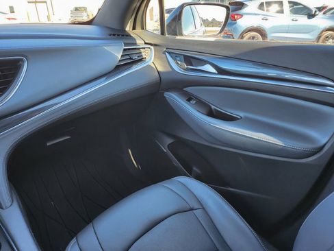 Used 2023 Buick Enclave Essence image 26