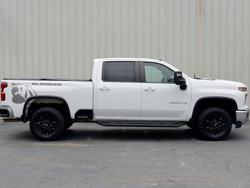 Used 2024 Chevrolet Silverado 2500 LT w/ Safety Package AWD/4WD image 9