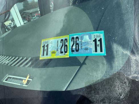 Used 2011 Chevrolet Express 2500 image 12