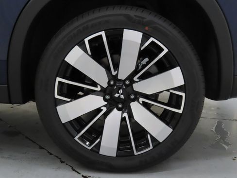 New 2025 Mitsubishi Outlander SE image 26