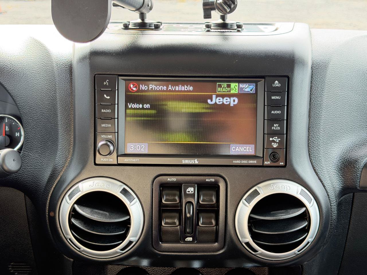 Used 2016 Jeep Wrangler Unlimited Sahara w/ Connectivity Group AWD/4WD image 56
