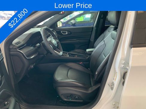Used 2023 Jeep Compass High Altitude AWD/4WD image 3