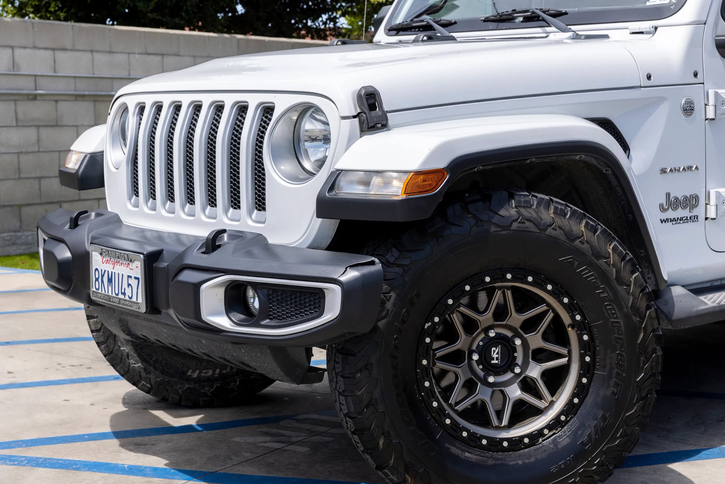 Used 2019 Jeep Wrangler Unlimited Sahara AWD/4WD image 9
