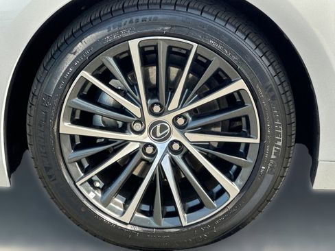 Certified 2025 Lexus ES 350 w/ Premium Package FWD image 12