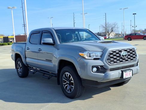Used 2021 Toyota Tacoma TRD Sport image 7