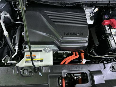 Used 2025 Nissan Leaf S FWD image 27
