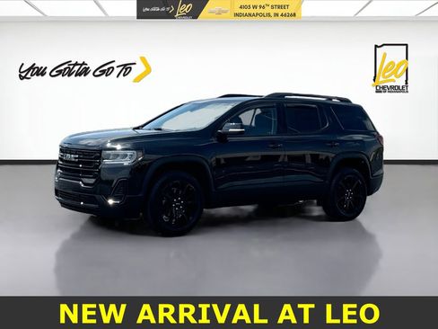 Used 2023 GMC Acadia SLE w/ Driver Convenience Package image 3