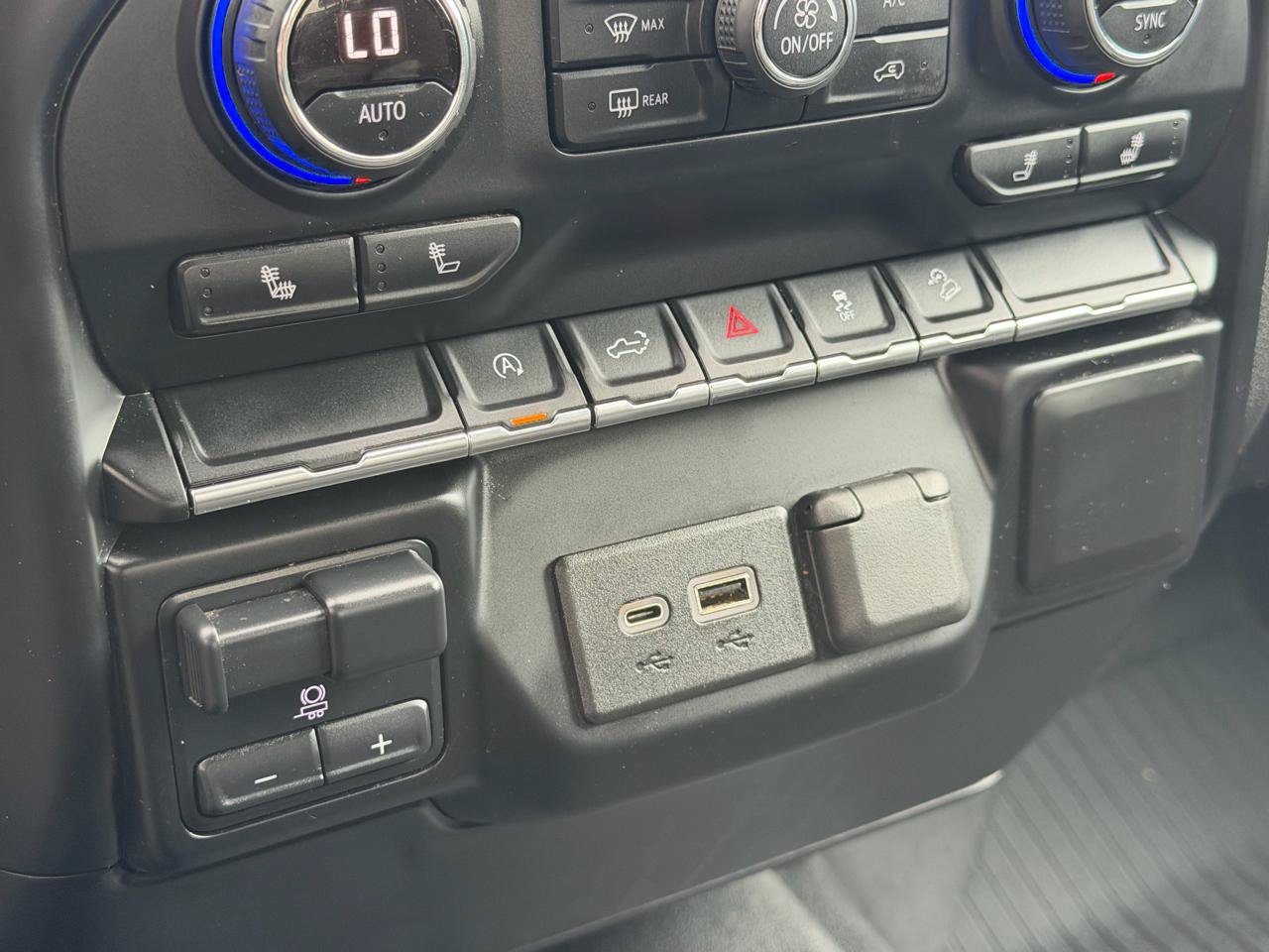 Used 2020 Chevrolet Silverado 1500 RST AWD/4WD image 19