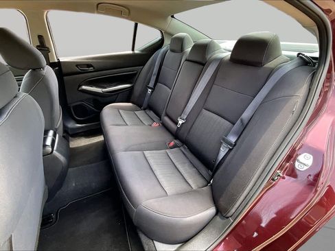 Used 2024 Nissan Altima 2.5 SV FWD image 18
