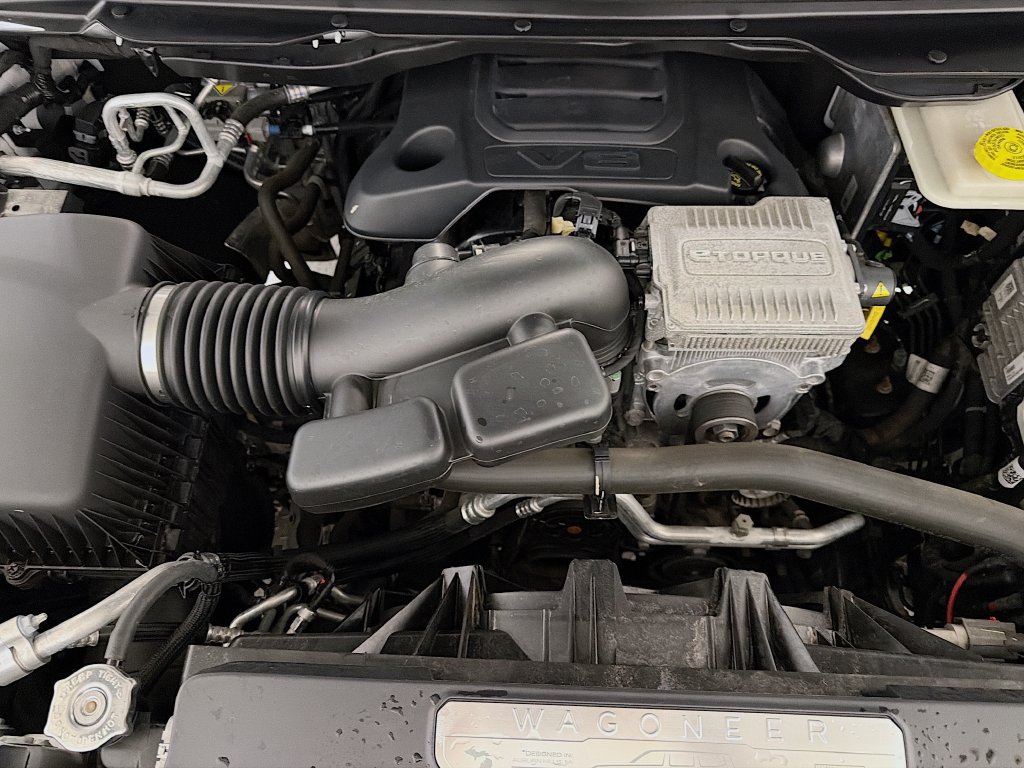 Used 2022 Jeep Wagoneer Series III AWD/4WD image 34