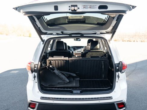 Used 2017 Toyota Highlander Limited image 47