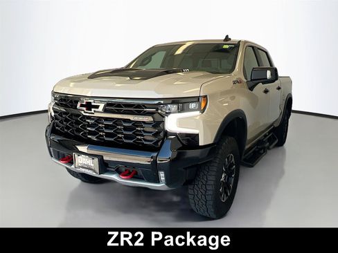Used 2022 Chevrolet Silverado 1500 ZR2 w/ Technology Package AWD/4WD image 4