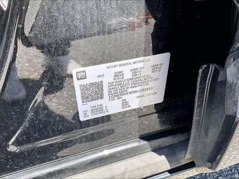 Used 2022 Chevrolet Traverse Premier w/ LPO, Floor Liner Package FWD image 36