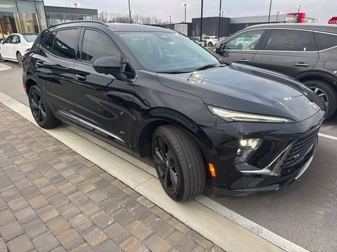 Used 2024 Buick Envision Sport Touring image 3