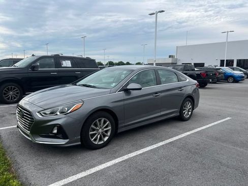 Used 2019 Hyundai Sonata SE FWD image 2