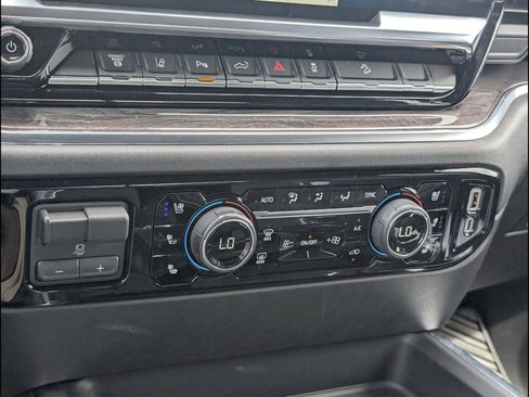 Used 2024 Chevrolet Silverado 2500 LTZ w/ LTZ Plus Package image 15