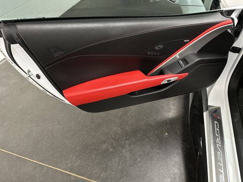 Used 2015 Chevrolet Corvette Z06 w/ 2LZ Preferred Equipment Group image 15