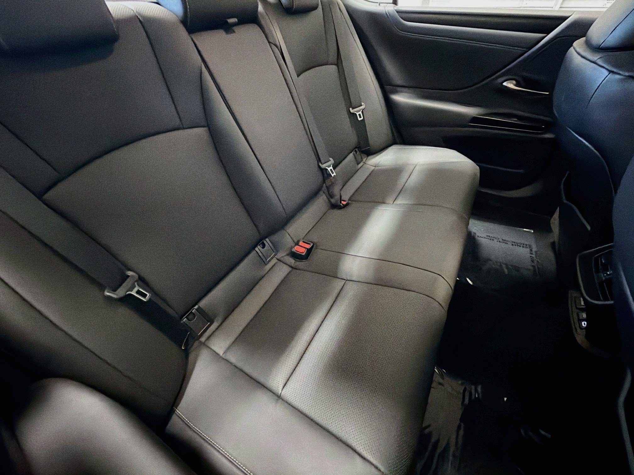Used 2024 Lexus ES 300h w/ Premium Package FWD image 14