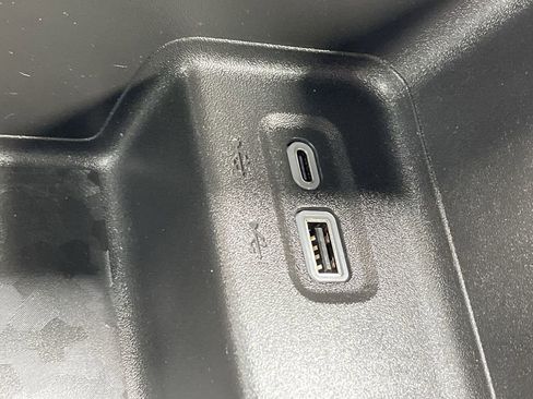 Used 2024 Chevrolet Colorado W/T RWD image 33