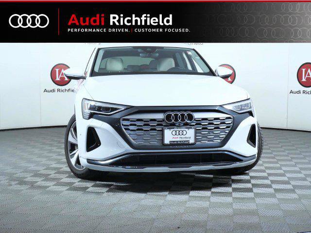Used 2024 Audi Q8 e-tron Premium Plus w/ Premium Plus Package AWD/4WD image 3