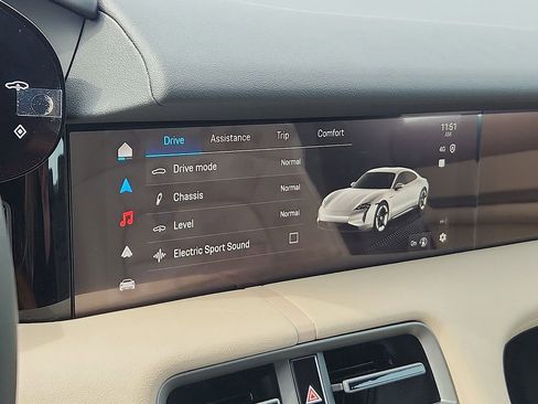 Used 2025 Porsche Taycan image 26