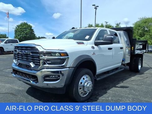 New 2026 RAM 5500 Tradesman AWD/4WD image 3