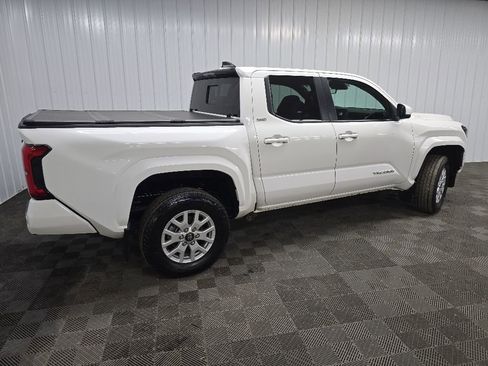 Used 2024 Toyota Tacoma SR5 AWD/4WD image 3