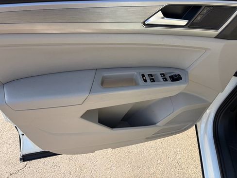 Used 2019 Volkswagen Atlas SE w/ Towing Package image 15