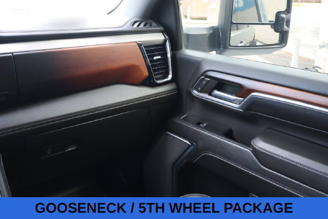 Used 2024 GMC Sierra 2500 Denali w/ Max Trailering Package AWD/4WD image 8