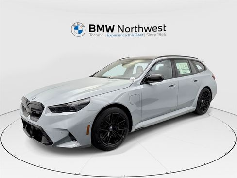 New 2027 BMW M5 Touring AWD/4WD image 1