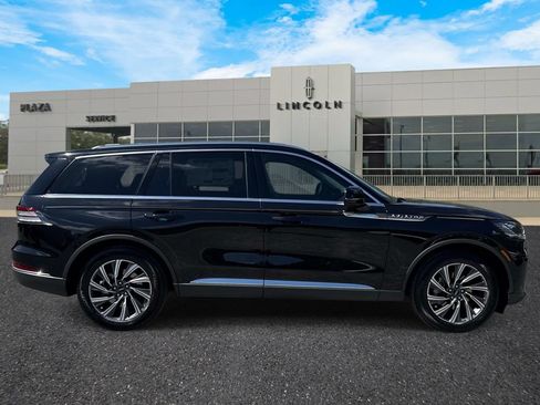 New 2026 Lincoln Aviator 2WD image 2