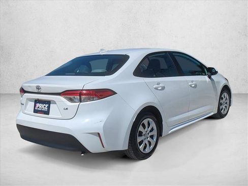 Used 2024 Toyota Corolla LE FWD image 5